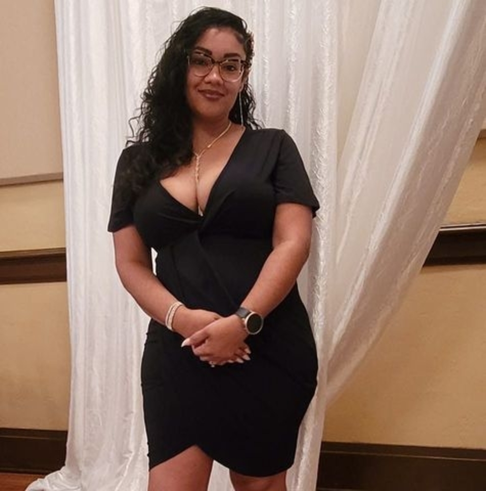 Meet your Posher, Desiree